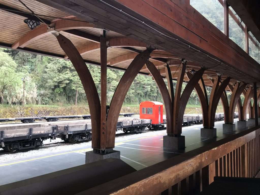 2021 04 08 10 阿里山 車站