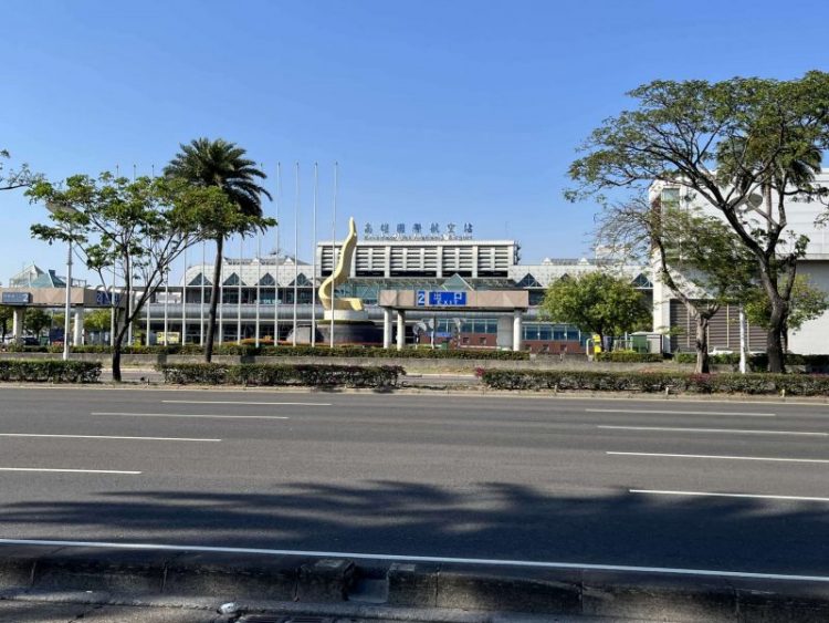 2022 03 13 03 R4高雄國際機場站 scaled e1647440787168