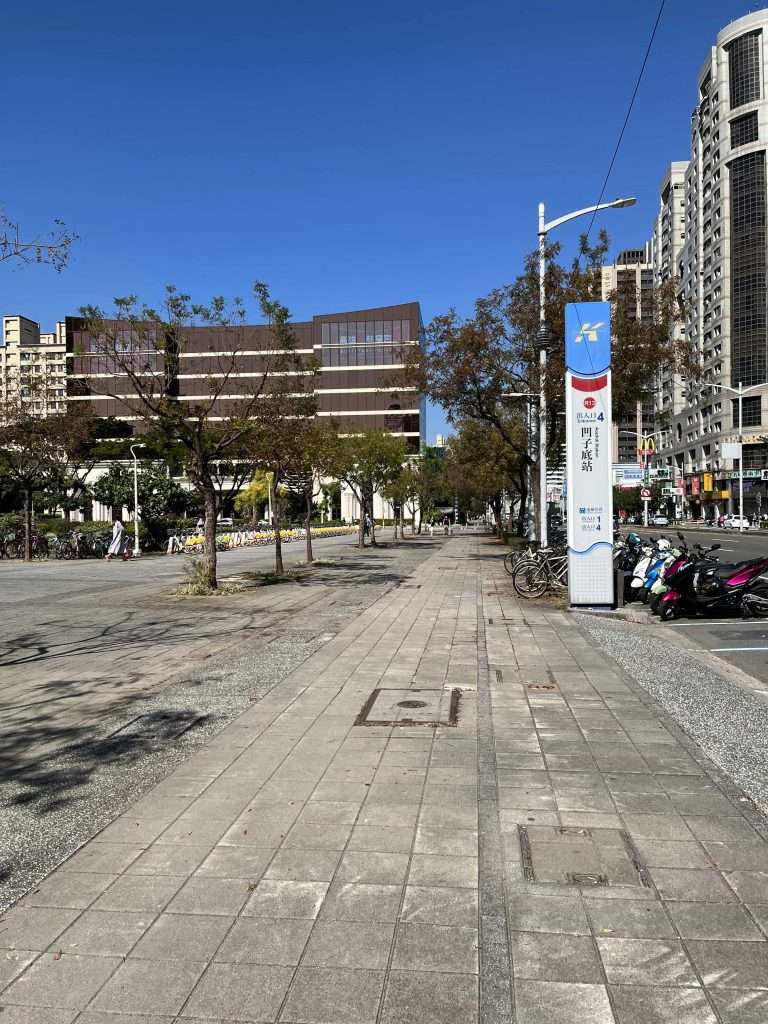 2022 01 01 07 凹子底