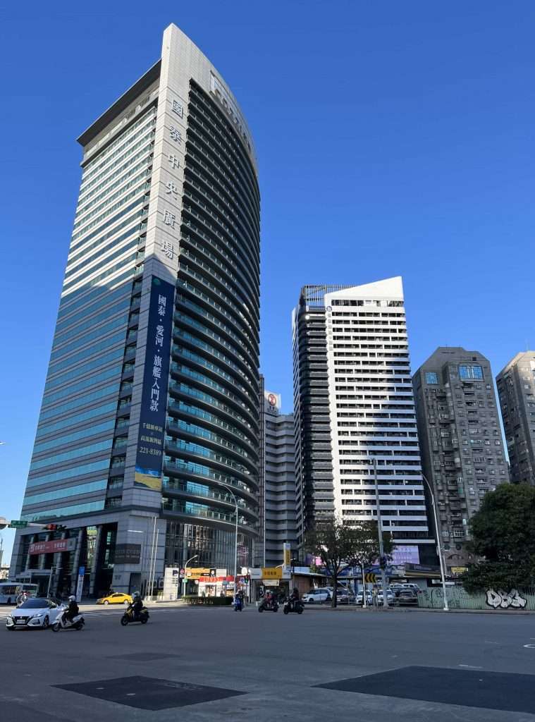 2022 01 01 08 三多商圈