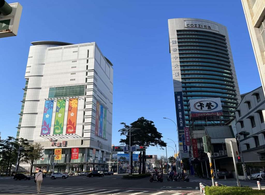 2022 01 01 10 三多商圈