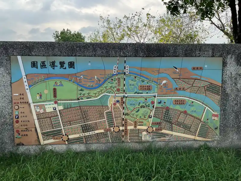 2022 05 21 02 高屏溪畔、鐵道文化公園