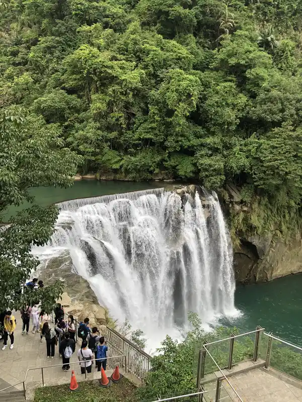 2022 10 27 02 十分瀑布