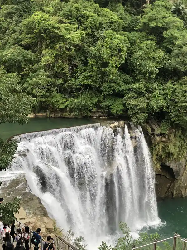 2022 10 27 03 十分瀑布