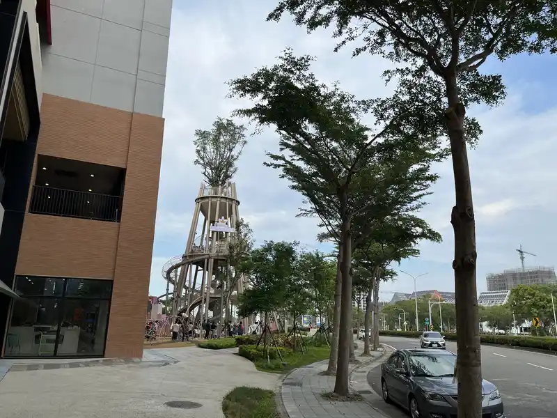 2022 11 27 01 台南三井 OUTLET