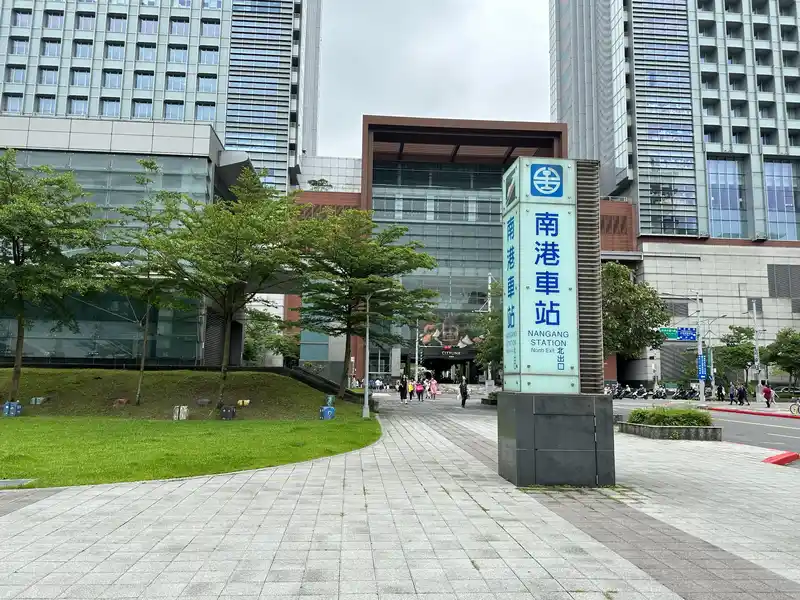 2023 06 15 05 南港車站