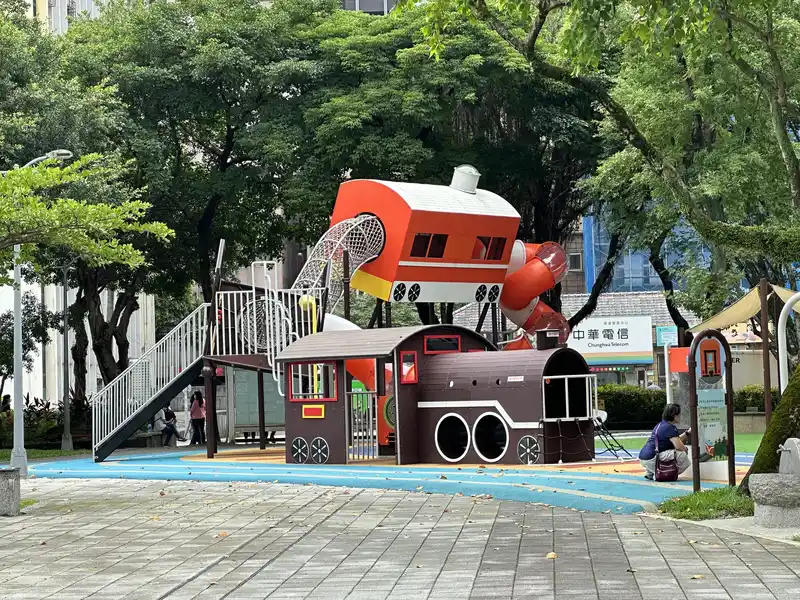 2023 06 15 07 南港車站